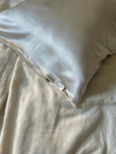 Load image into Gallery viewer, Silk Pillowcase - Evening Pearl