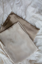 Load image into Gallery viewer, Silk Pillowcase - Midnight Clay