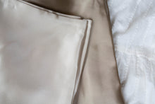 Load image into Gallery viewer, Silk Pillowcase - Evening Pearl